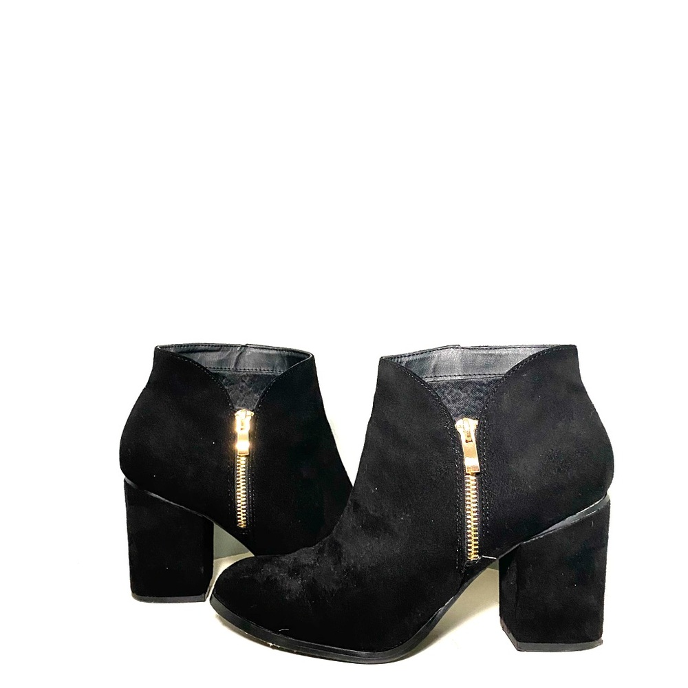 Just Fab black ankle high booties!